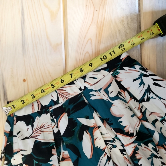 Forever 21 XS teal and black floral print skirt - Picture 5 of 5